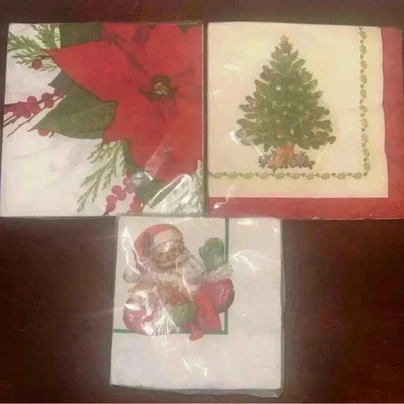 Lot Of 3 Vintage‎ Christmas Napkins-Christmas Tree/Santa/Poinsettes - Picture 1 of 5